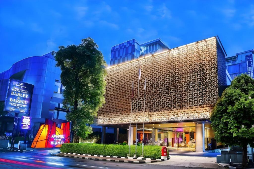 Artotel Suites Bianti Джокьякарта Экстерьер фото